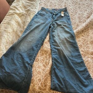 Pilcro Jeans size 25. Never worn. Still has tag
